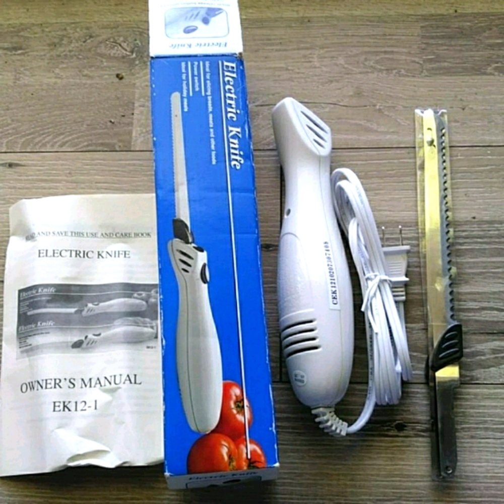 NWB Electric knife white